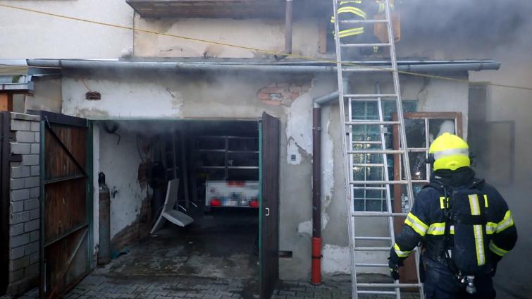 V Malenovicích hořela hospodářská budova