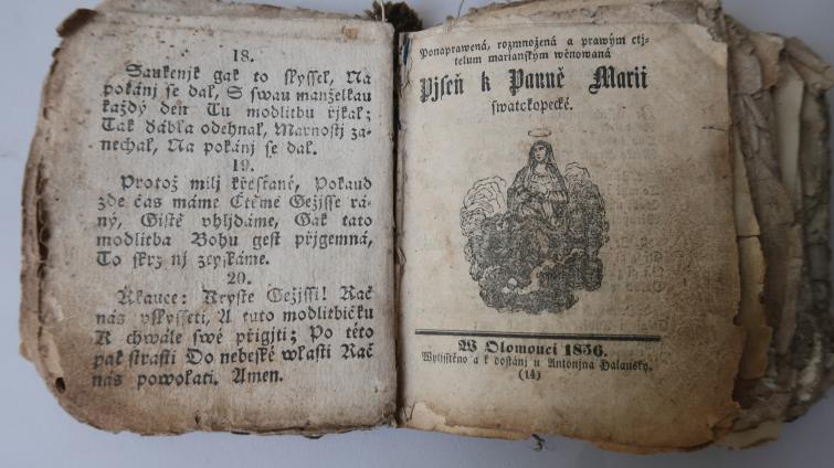 Etnografickou sbírku muzea obohatila perlička z 19. století