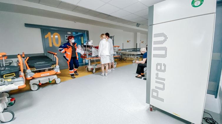 Krajská nemocnice vytáhla do boje proti škodlivým mikroorganismům