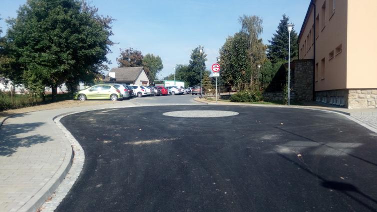 Systém „stop and go“ má zvýšit bezpečnost dětí u základní školy ve Štípě