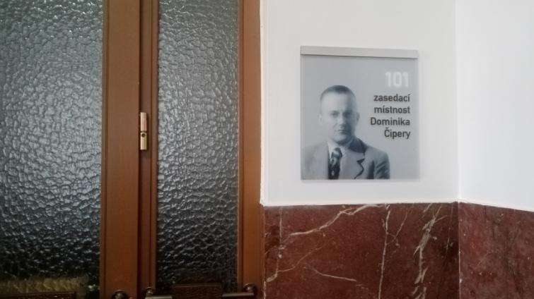 Zasedací místnosti na radnici budou pojmenovány po významných zlínských osobnostech 