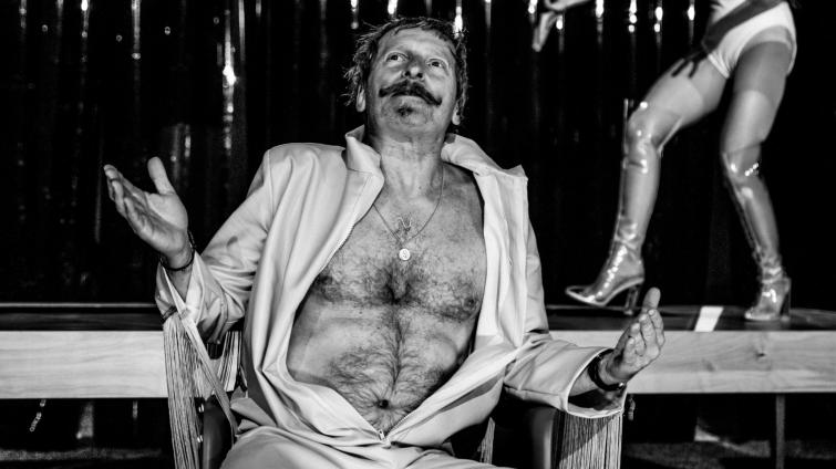 Festivalové Setkání Stretnutie zahájí David Prachař jako „nepřítel žen“ 