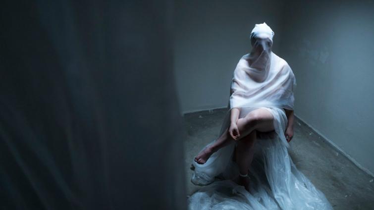 Fashion Event Dotek ukáže studentský design. Aukce z módní přehlídky podpoří ženy s rakovinou prsu