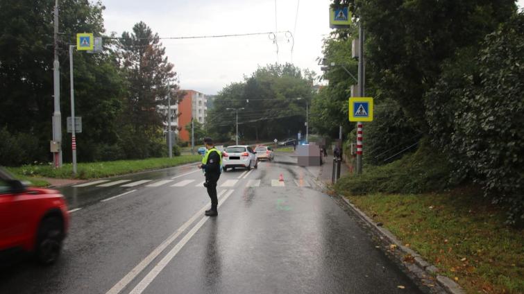 Řidička srazila na Jižních Svazích sedmnáctiletého chodce. Ve tmě si ho nevšimla