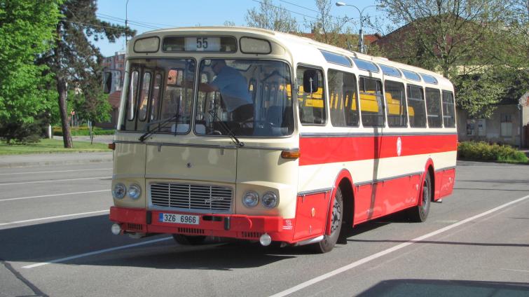 O květnových svátcích vyjedou do ulic historické autobusy a trolejbusy