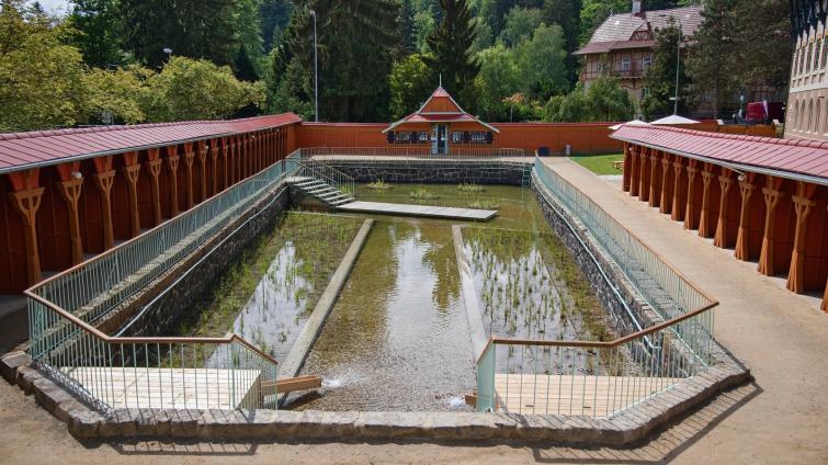 Do Luhačovic se vrátila tradiční vzduchoplavba. Cvičení probíhá v nově otevřeném areálu Slunečních lázní