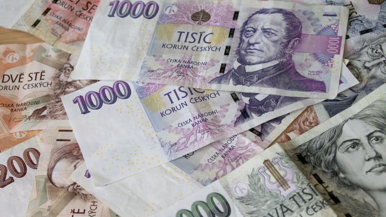 Podvodník zmanipuloval jednasedmdesátiletou ženu k zaslání téměř 200 tisíc na neznámé účty