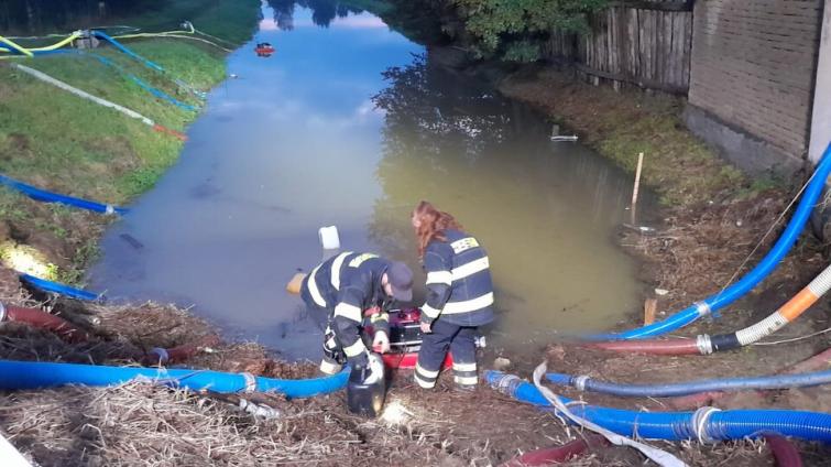 Hladina Moravy v Kroměříži klesá