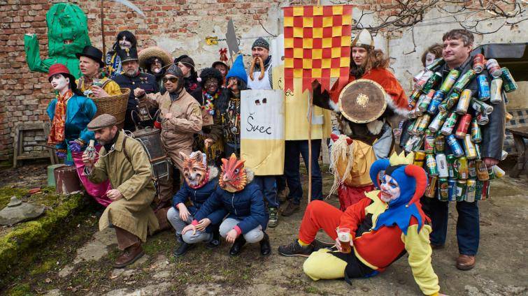 Lešetínský fašank v sobotu oslaví čtvrt století. Akce si vyžádá výluku MHD 