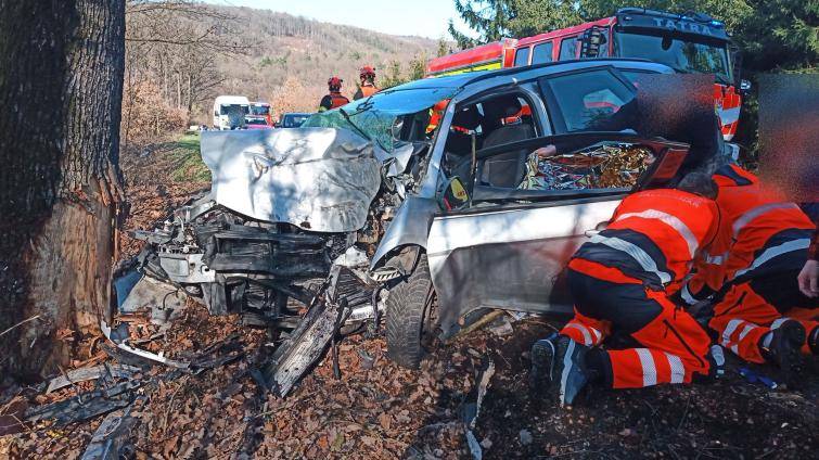 Řidič u Malenovic nezvládl předjížděcí manévr, na místě zemřel