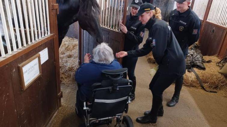 Zlínští hipologové splnili přání těžce nemocné seniorce