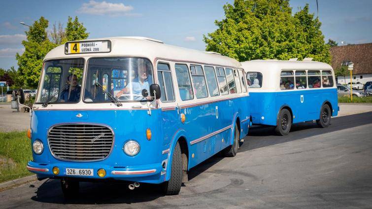 Projížďky historickými vozidly MHD přilákaly tisíce cestujících