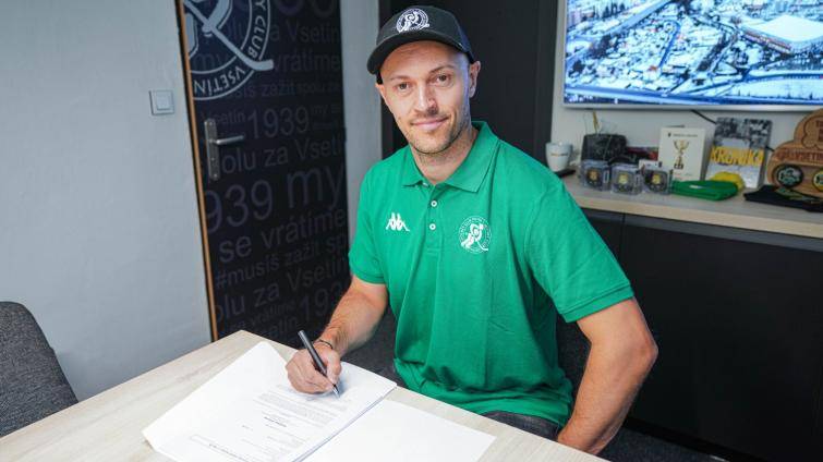 Na Lapač přilétá známé jméno. Hokejisty Vsetína posílil útočník Straka