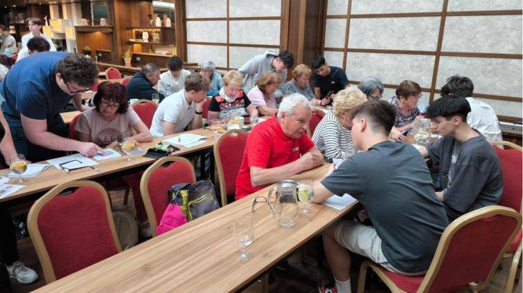 Studenti ve Zlíně učili seniory, jak na moderní technologie