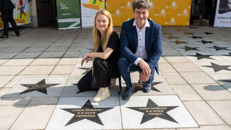 Na zlínském Chodníku slávy zazářily hvězdy Lindy Rybové a Saši Rašilova