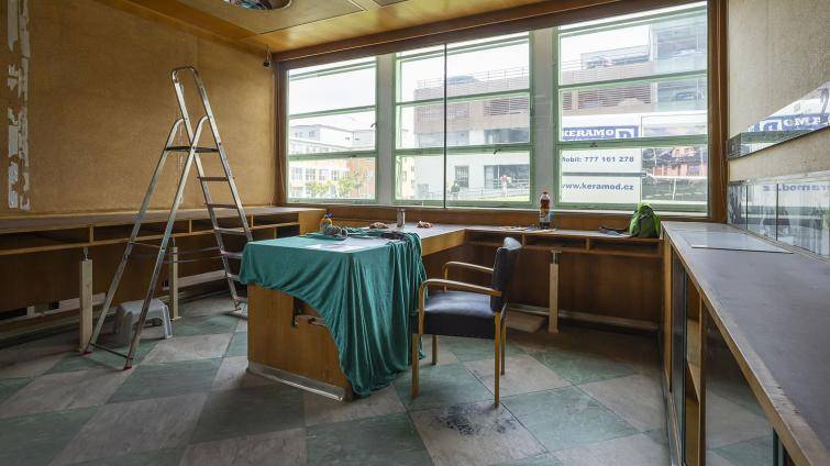 Legendární Baťův výtah je po dvou měsících opět v provozu