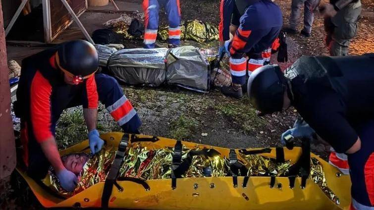 Dvanáctka krajských záchranářů má za sebou extrémně náročný kurz záchrany života