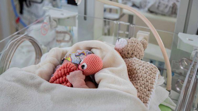 Do babyboxu ve Zlíně někdo odložil zdravé miminko. Holčička dostala krásné jméno