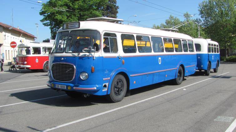 Do ulic Zlína a Otrokovic opět vyjedou oblíbená historická vozidla