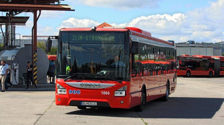 Tým DSZO se v klání elitních řidičů dopravních podniků neztratil