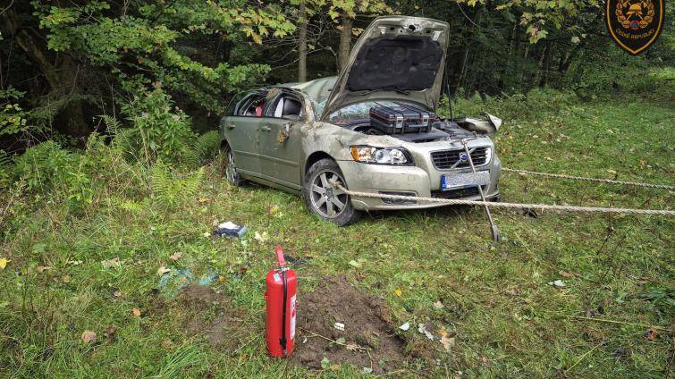 Na Vsetínsku bourala řidička s malým dítětem. Skončily v péči záchranářů