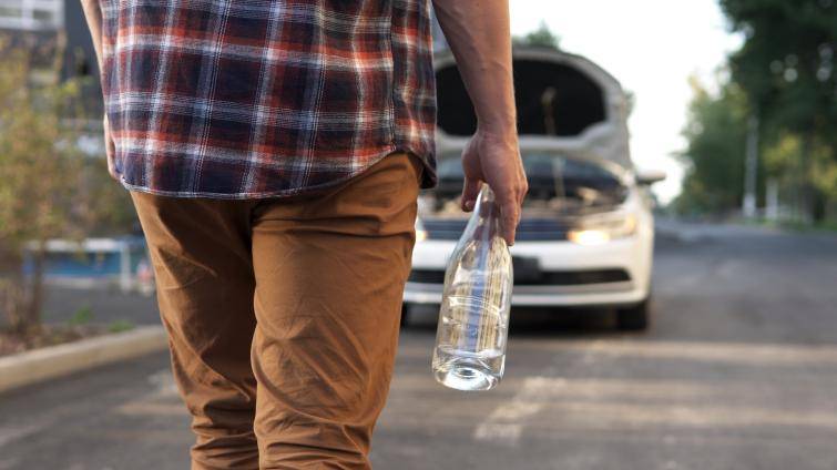 Na Vsetínsku havarovali řidiči osobáku, elektrokoloběžky i sdíleného kola. Všichni byli opilí