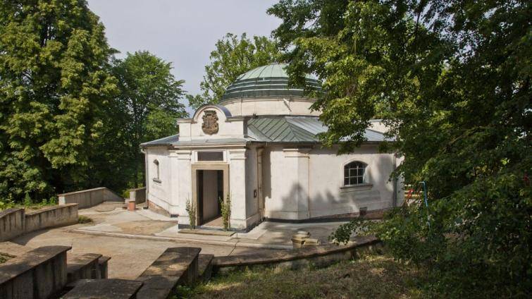 Ve Zdislavicích u Kroměříže se slavnostně otevře hrobka a kaple světoznámé spisovatelky