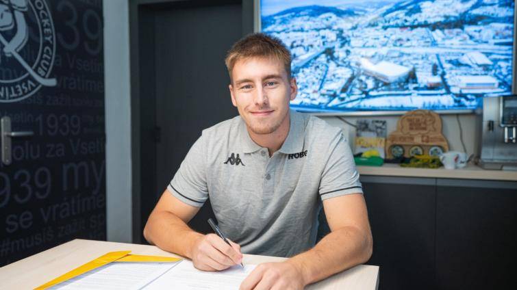 Hokejisté Vsetína se dohodli s útočníkem Adámkem, hrával i za Zlín 