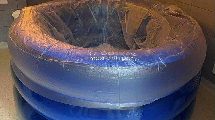 Kroměřížská nemocnice nabízí nastávajícím maminkám porody do vody