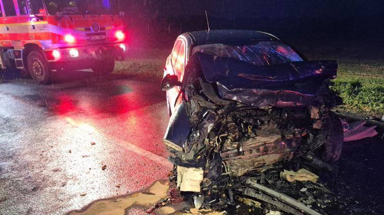 Tragická nehoda u Napajedel: Na místě zemřela jedna osoba, čtyři lidé se vážnězranili