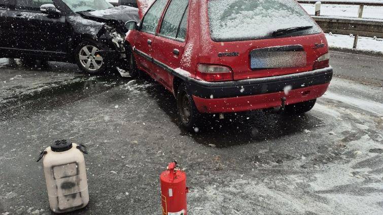 U Zašové se srazila dvě osobní auta. Na místě byl jeden zraněný