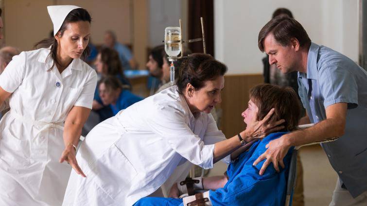 Nový televizní film Jiřího Stracha „Máma“ se natáčel i v Kroměříži