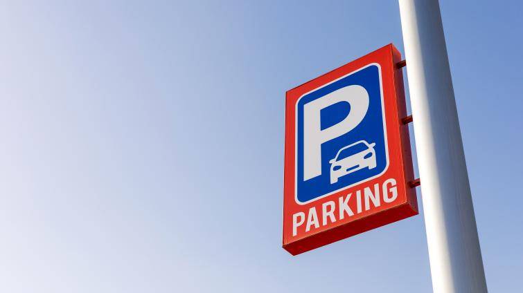 Z centra Kroměříže zmizí desítky aut, úředníci budou parkovat jinde