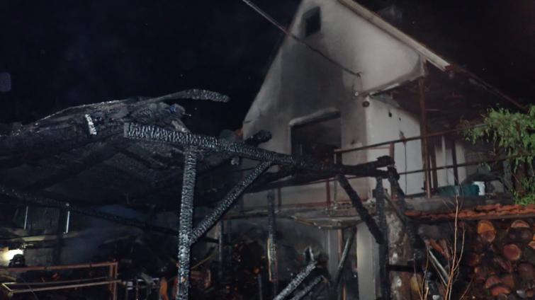 Devět hasičských jednotek vyjelo k požáru na Zlínsku