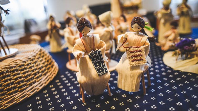 Výrobky z kukuřičného šustí Marie Bilíkové. Foto: Kateřina Nosková