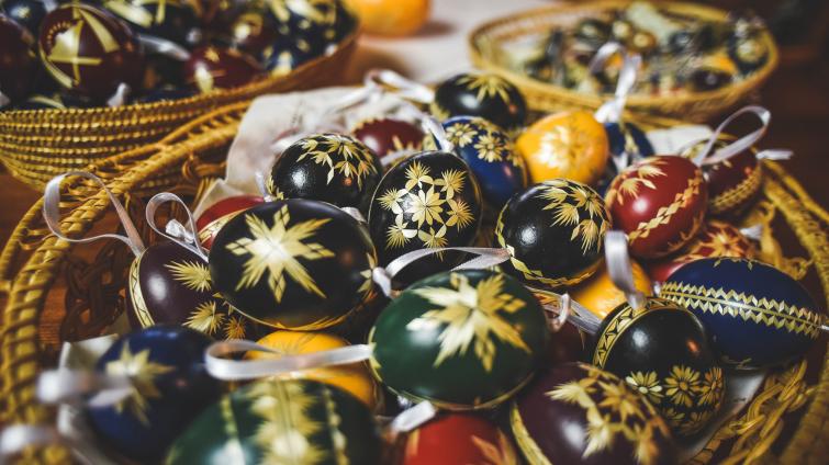 Slámové kraslice Zdeňky Rajsiglové. Foto: Kateřina Nosková