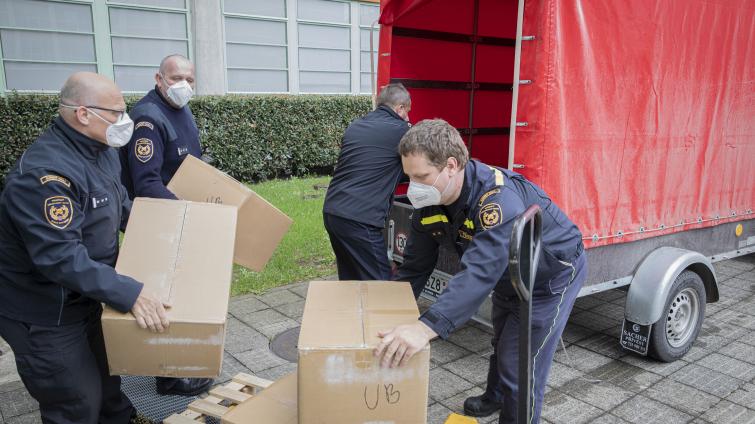 Školy dostanou přes 660 tisíc roušek