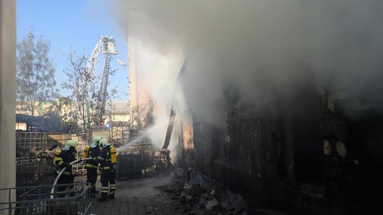 V Kroměříži hořel průmyslový areál