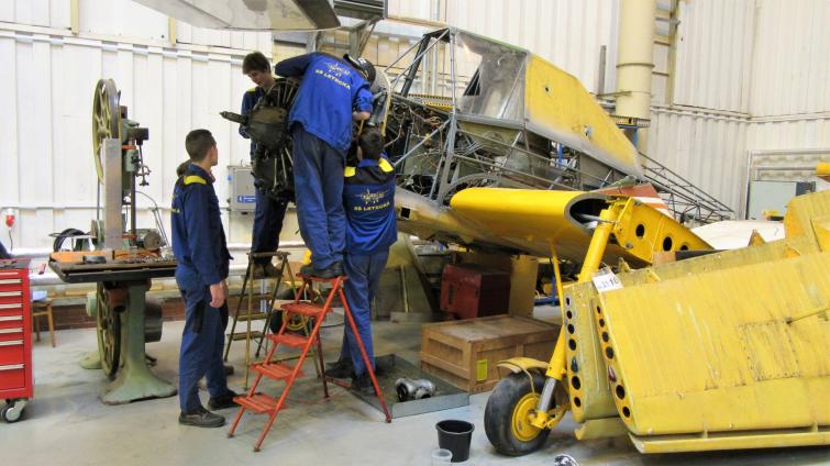 Do Kunovic přiletí legendární Čmelák 