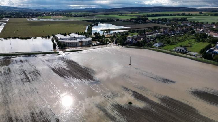 Hladina Moravy v Kroměříži klesá