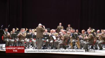 Dům kultury hostil Vojenskou hudbu Olomouc