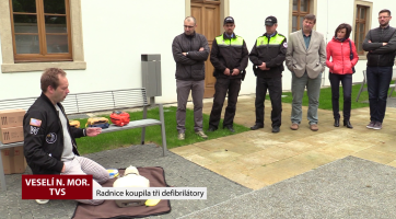 Radnice koupila tři defibrilátory