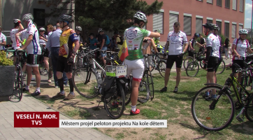 Městem projel peloton projektu Na kole dětem