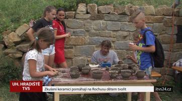 Zkušení keramici pomáhají na Rochusu dětem tvořit