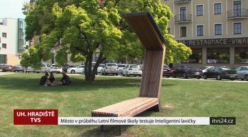 Město testuje inteligentní lavičky 