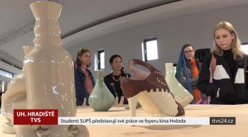 Ve foyer kina Hvězda vystavují studenti SUPŠ
