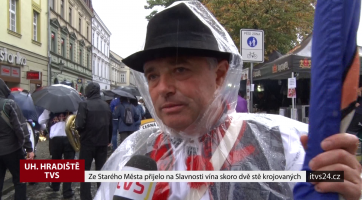 Ze Starého Města přijelo na Slavnosti vína téměř 200 krojovaných