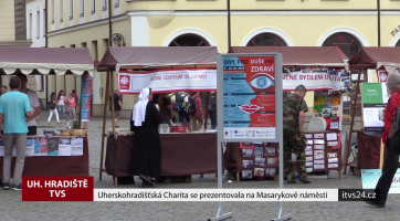 Uherskohradišťská charita se prezentovala na Masarykově náměstí