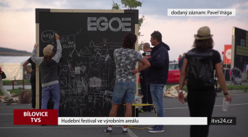 Hudební festival ve výrobním areálu