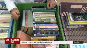 O bazar vyřazených knih byl velký zájem